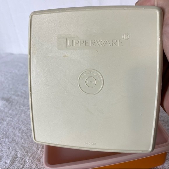 Vintage Tupperware Sandwich Keepers Stackable Square Away Containers W Lids - Picture 10 of 12